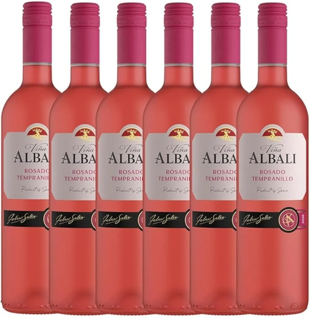 Diversas garrafas de vinho.