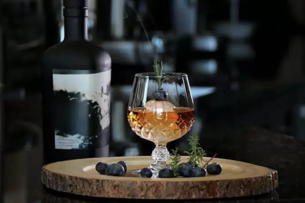 Um copo cheio de bordom