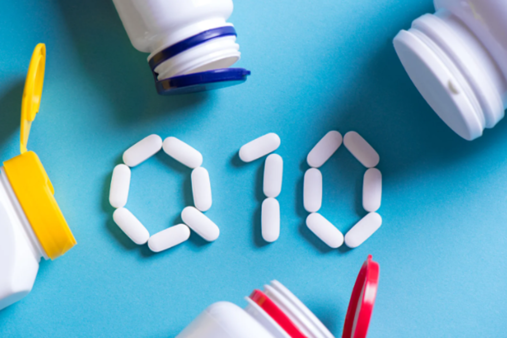 pílulas e fundo azul