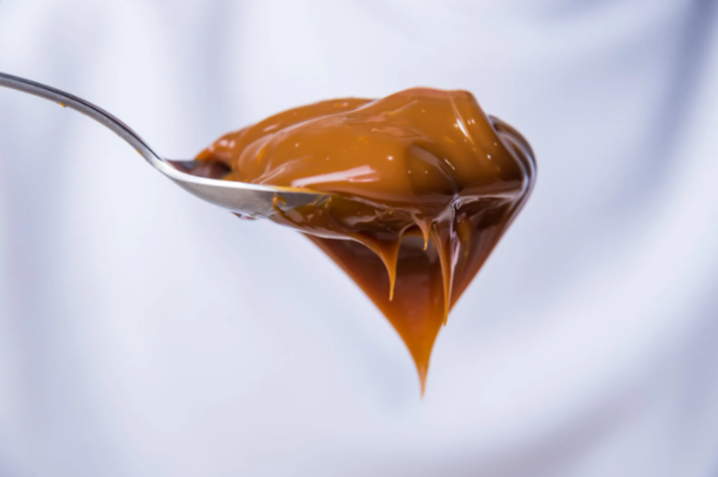 Colher com doce de leite