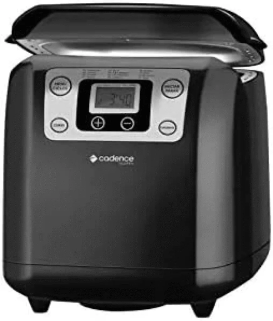 Uma panificadora eletrônica.