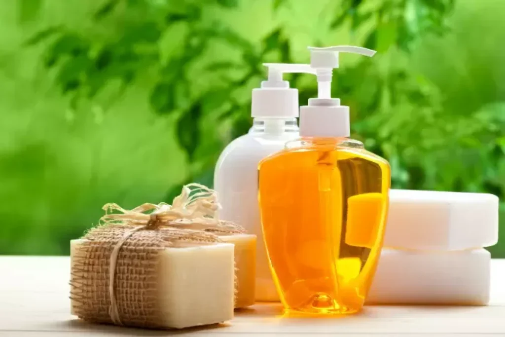 Sabonetes e fundo verde