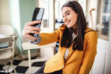 Os 10 Melhores Celulares para Selfie de 2026: Apple, Samsung e muito mais!